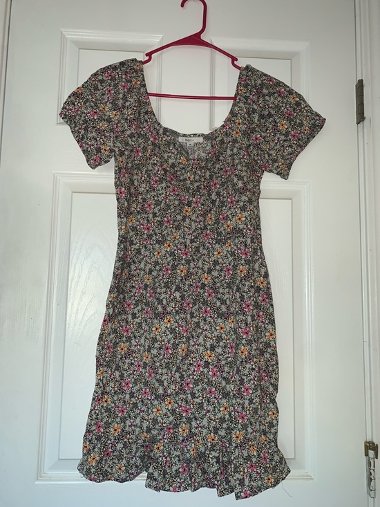 Blashe Dresses & Skirts - 4/$30 Floral Scoop-Neck Midi Dress